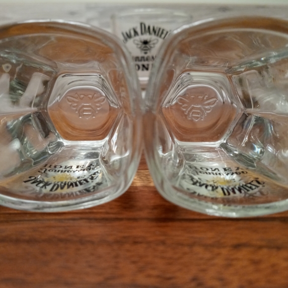 Jack Daniels Tennessee Honey Glass Set - Picture 10 of 10